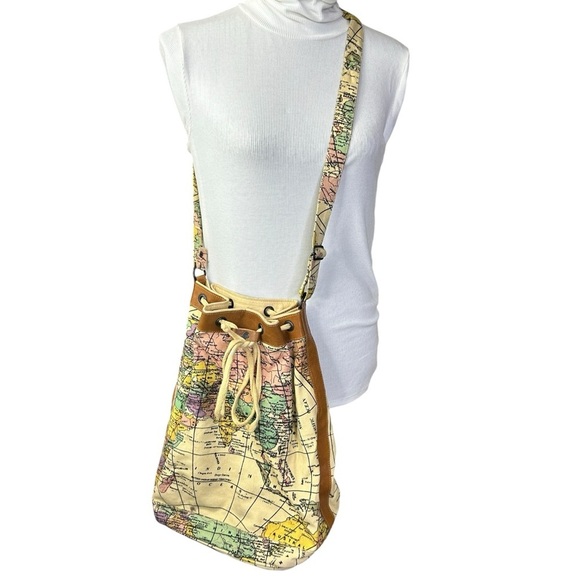 Vintage World Map Tote Barrel Overnight travel bag Canvas Leather Passports Pier - Picture 1 of 8